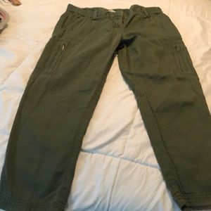 Cropped hunter green pants